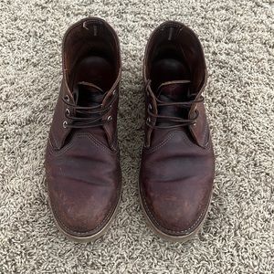 Red wings chukkas